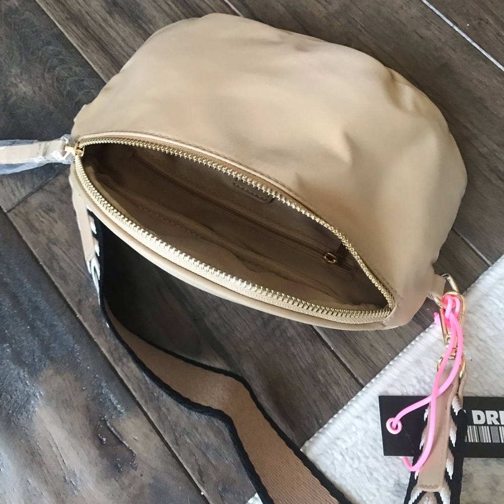 Beige Crossbody Bag with Detachable Patterned Strap - Picture 6 of 16